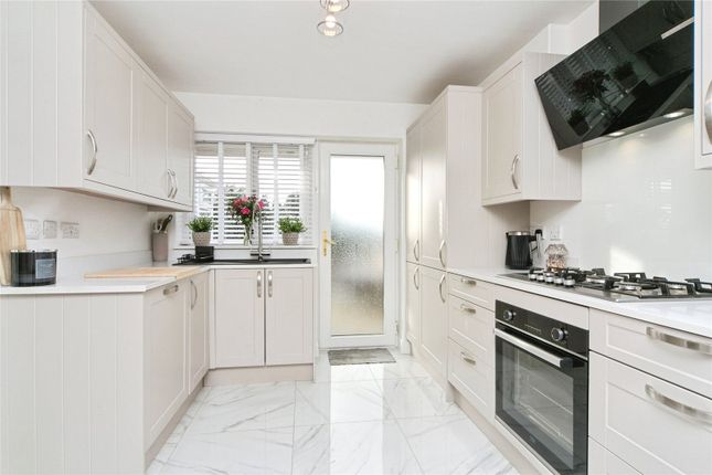 70, Top Llan Road, Colwyn Bay photo 4