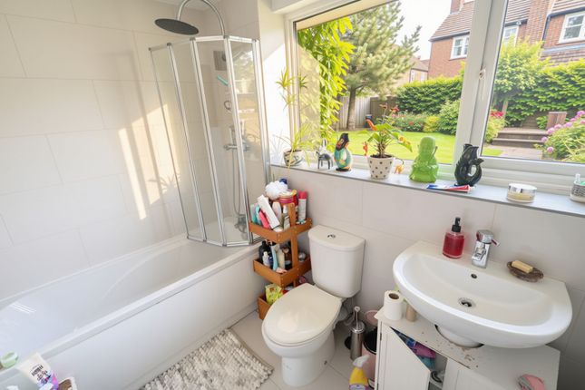 7 Coverdale, Hemel Hempstead photo 5