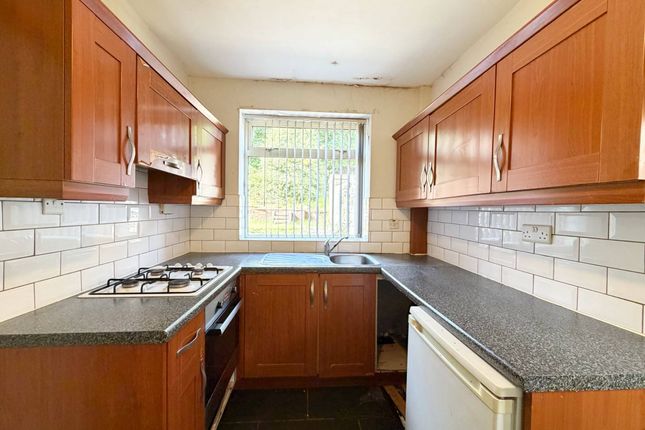 249 Armley Ridge Road, LEEDS photo 4