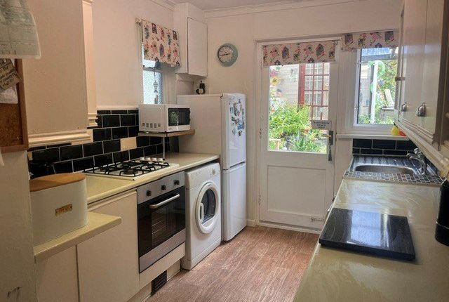 20 Penmere Road, Penzance photo 4