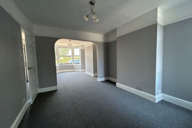 12 Landguard Road, Felixstowe photo 3