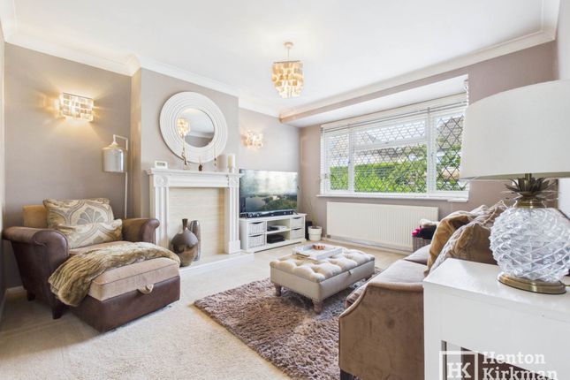 8, Crescent Close, Billericay photo 3