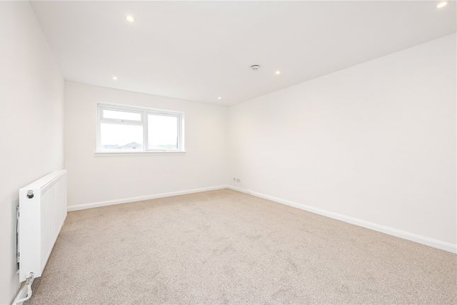 9,, Forge Lodge, Isleworth photo 3