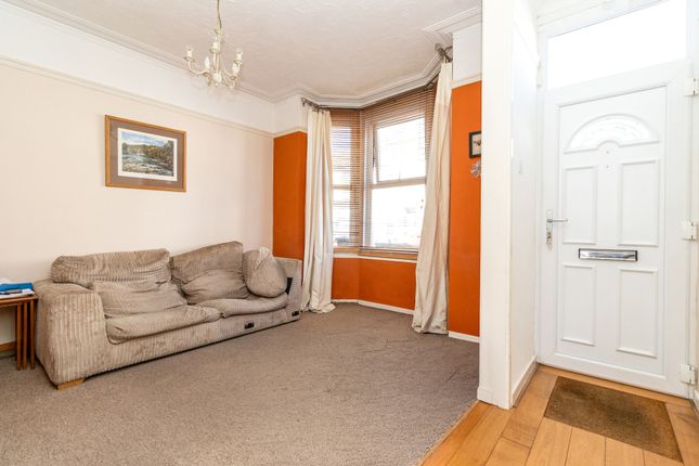 25 Westfield Road, Southsea photo 4