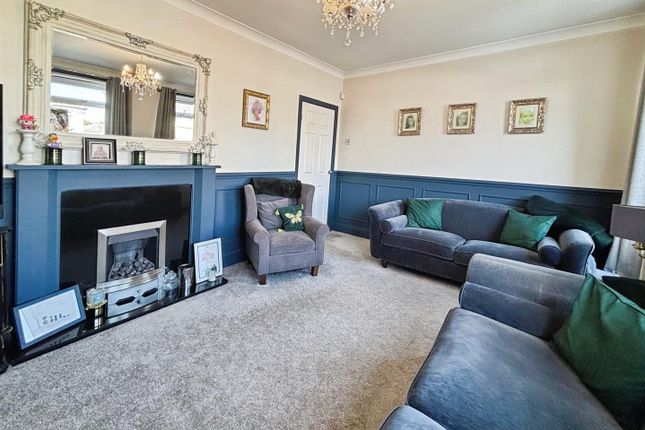 43, Larch Drive, Bradford photo 3