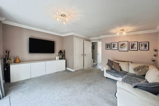 65, Poperinghe Way, Reading photo 2