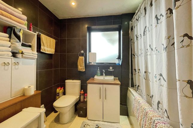 1, Nexus Apartments, Gillingham photo 4
