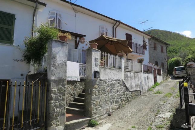 Semi-detached house for sale in Massa-Carrara, Casola In Lunigiana, Italy