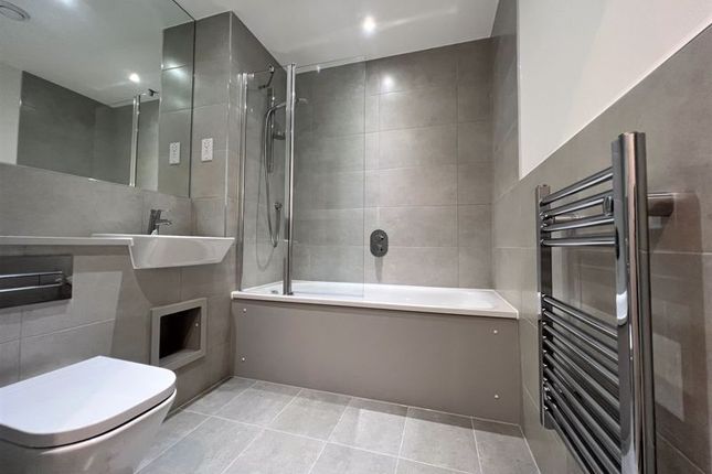 13 Sidon Apartments, Streamdale Road, London photo 2