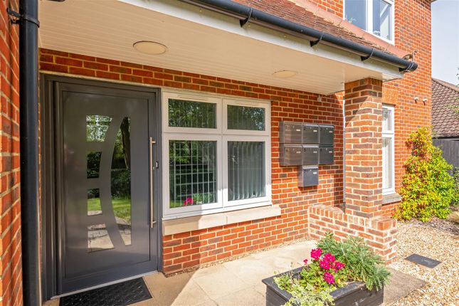 Flat for sale in Carlton Road, Reigate