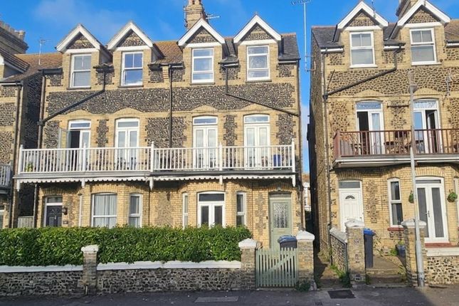 2-bed house on Flat 3, 4, Cedric Road, Westgate-On-Sea, £995/mo