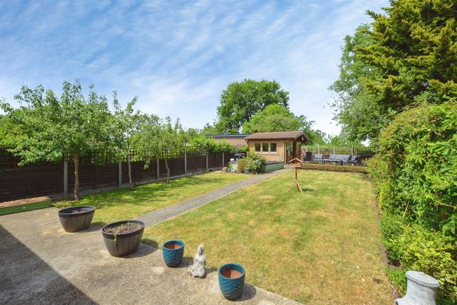 5, Farm Way, Bushey photo 4