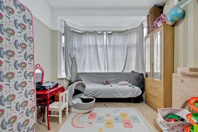 19, Ruislip Road, Greenford photo 2