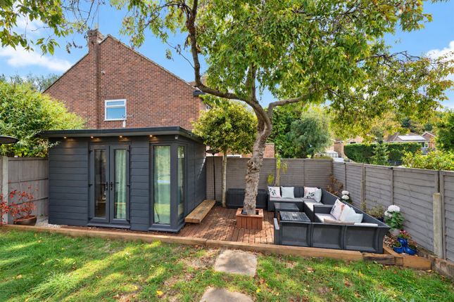 Links Way, Croxley Green photo 4