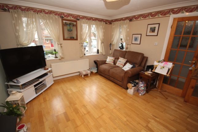 49, 49, Woolavington, Bridgwater photo 4