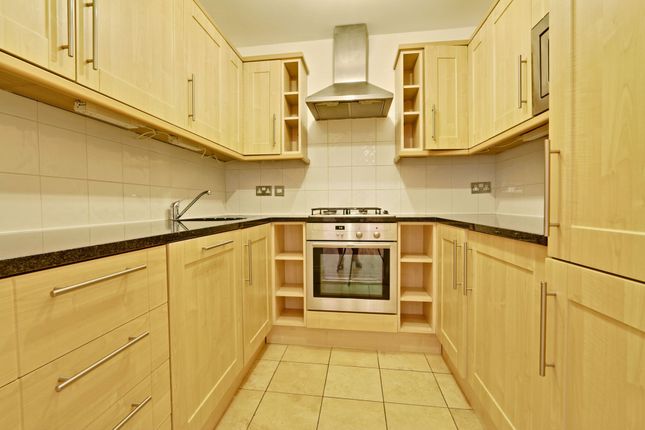 66 Royal Drive, Princess Park Manor, London photo 3