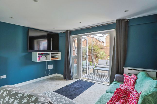 28, Isabella Street, Dorset photo 4
