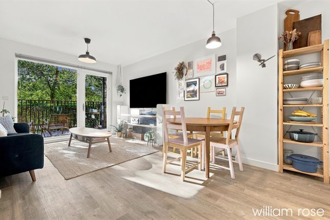 44, Merriam Close, London photo 4