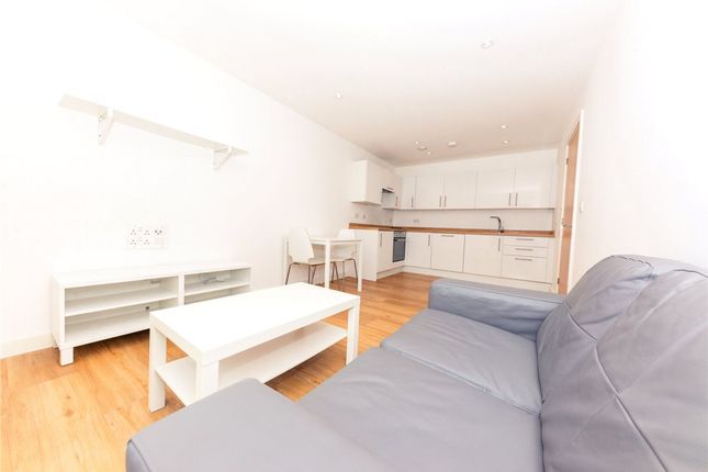 Flat 302, Eastbank Tower, Manchester photo 5