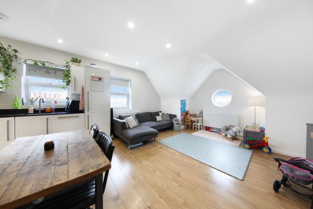 Thumbnail Flat to rent in Semley Road, London
