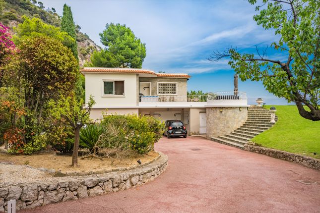 Villa for sale in Villefranche-Sur-Mer, Alpes-Maritimes, Provence-Alpes-Côte d`Azur, France