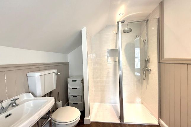Main Ensuite 2.Jpg