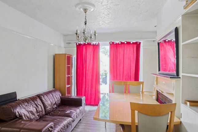 2, Herne Close, Neasden photo 3