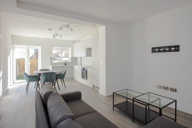 Thumbnail Property to rent in ML - Perryn Road, London