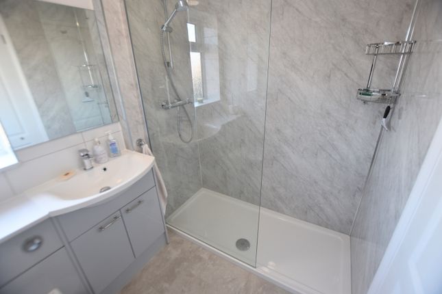 35, Friary Gardens, Newport Pagnell photo 2