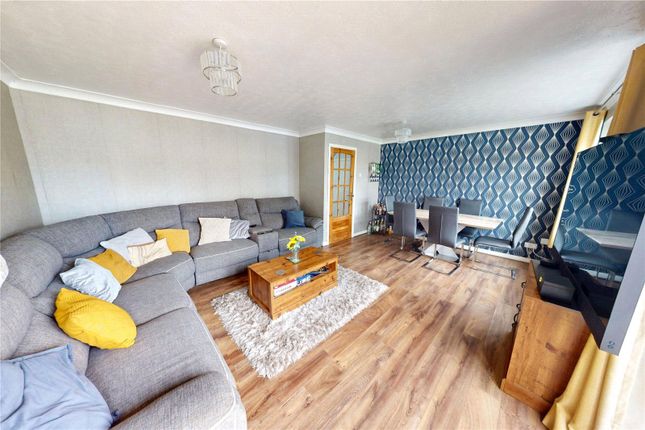 34, Halt Drive, Stanford-le-Hope photo 2