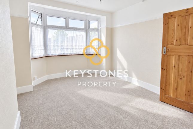 20, Radnor Crescent, Ilford photo 4