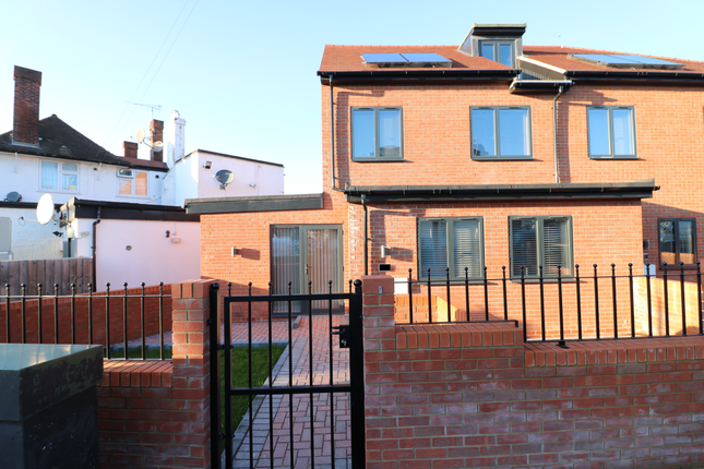Thumbnail Semi-detached house to rent in Tring Close, Ilford, Essex