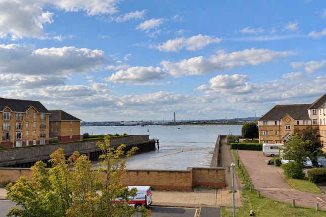 12B Chalk Court, Jetty Walk, Essex photo 2