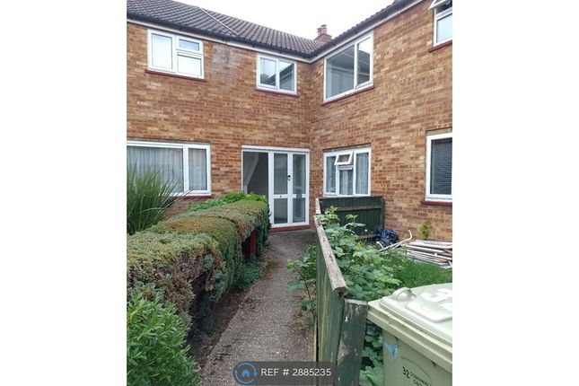 Cornwall Grove, Bletchley, Milton Keynes photo 2