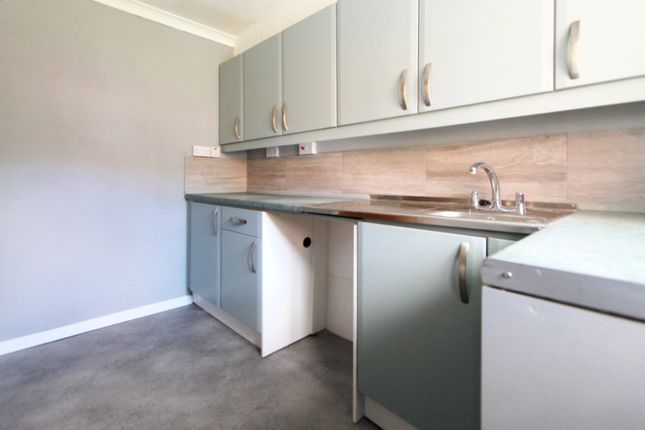 Flat for sale in St Pauls Close, Oadby, Leicester