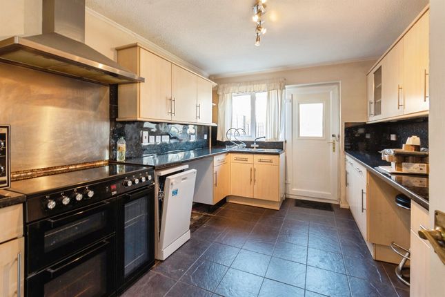 28, Fairfields, Thetford photo 4