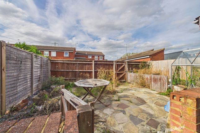 101 Witham Way, Aylesbury photo 4