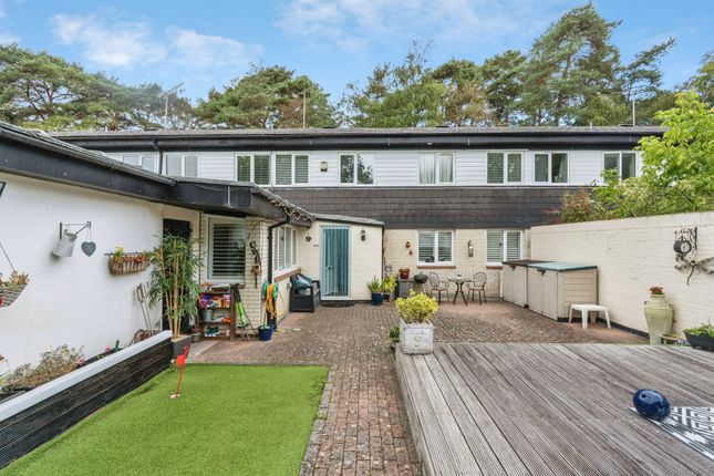 4-bed terraced on 11, Overlord Close, Surrey, £450,000