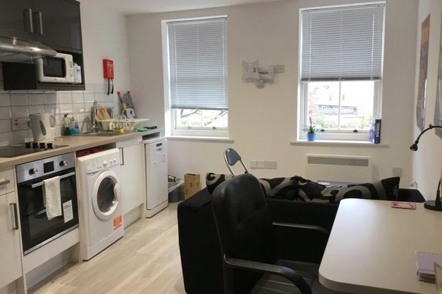 Flat to rent in Havelock Street, Canterbury