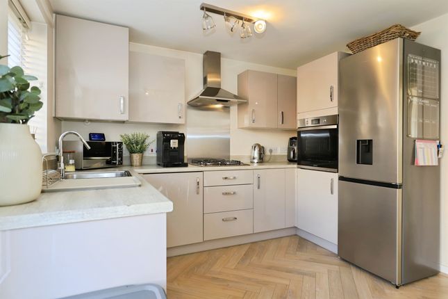 9, Clover Avenue, KIDDERMINSTER photo 4