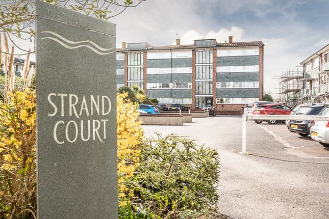 Flat for sale in Strand Court, Topsham, Exeter