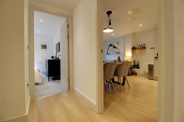Flat for sale in St. Ann Way, The Docks, Gloucester