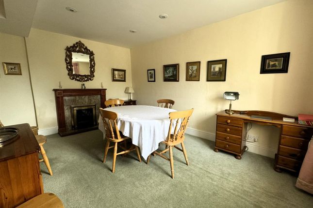 Castle Lodge, Tiverton Castle, Park Hill, Tiverton photo 5