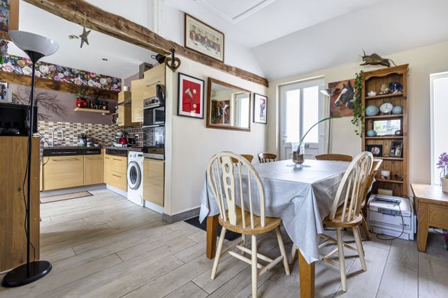 4 Monkwood Court,, Petersfield Road, Alresford photo 3