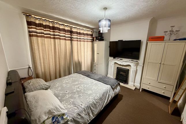 92 Rochester Road, Gravesend photo 5