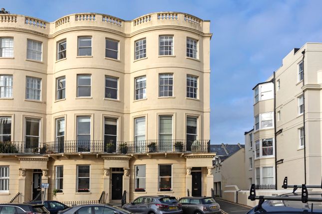 Thumbnail Flat for sale in Lansdowne Place, Hove