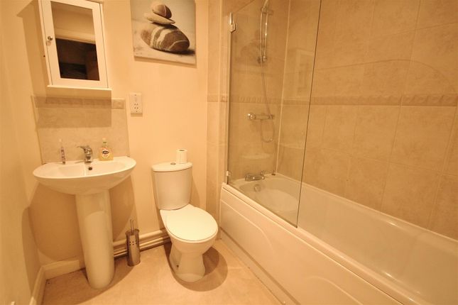 Flat for sale in Abbey Wharf, Canal Road, Selby