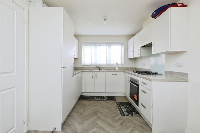 9, Shaftsbury Green, Worksop photo 2