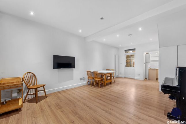 Thumbnail Terraced house to rent in Crown Lane, Morden