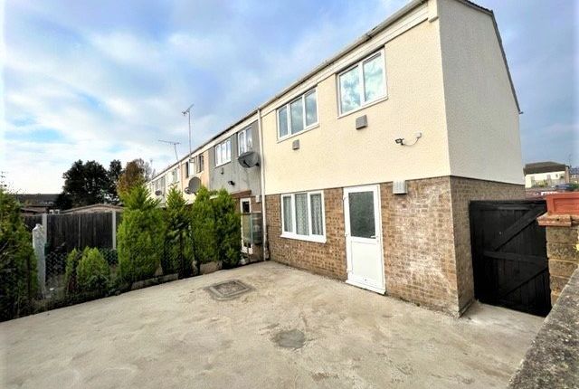 Thumbnail End terrace house to rent in Pennine Road, Slough